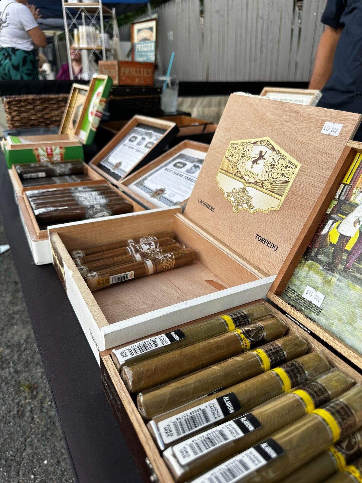 Half Moon Market scene 15